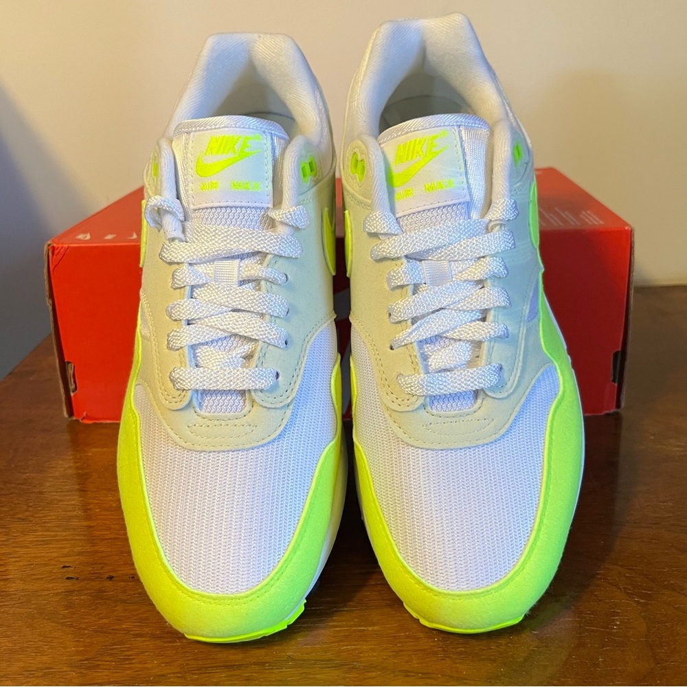 Nike Women’s Air Max 1 Volt